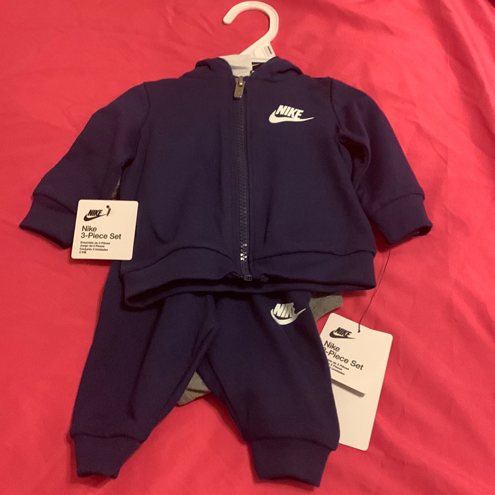 Nike sweatsuit set